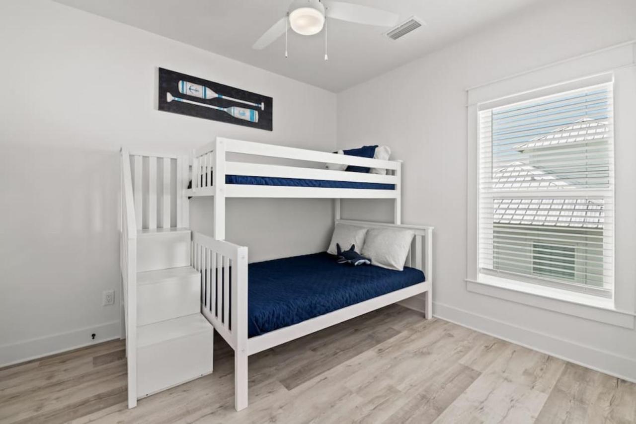 Lighthouse Landing-your New Coastal Haven Just A Short Walk To The Waves Holiday home