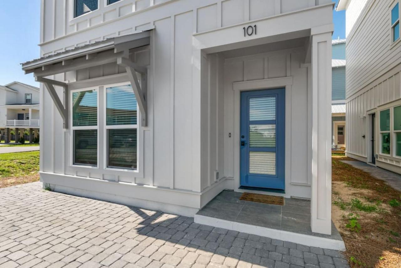 Lighthouse Landing-your New Coastal Haven Just A Short Walk To The Waves Holiday home *