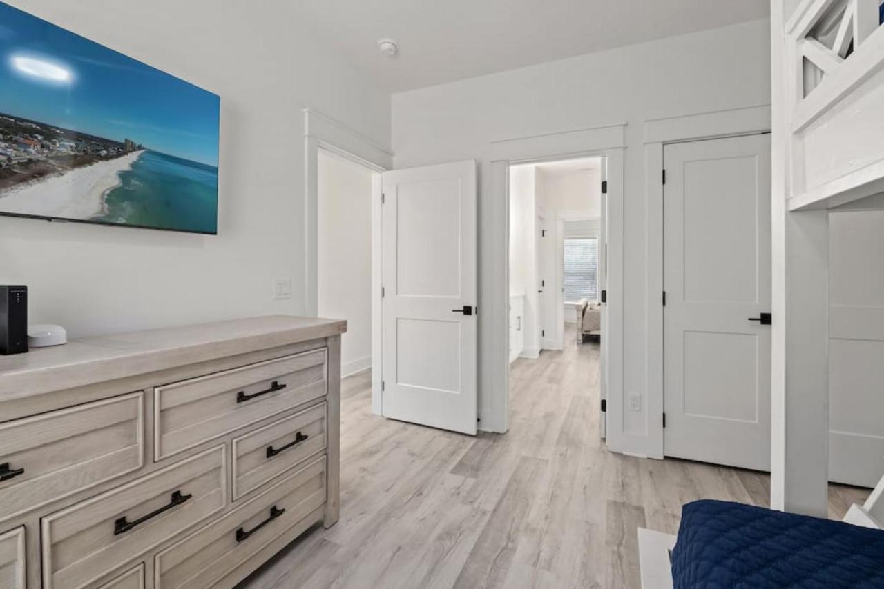Holiday home Lighthouse Landing-your New Coastal Haven Just A Short Walk To The Waves