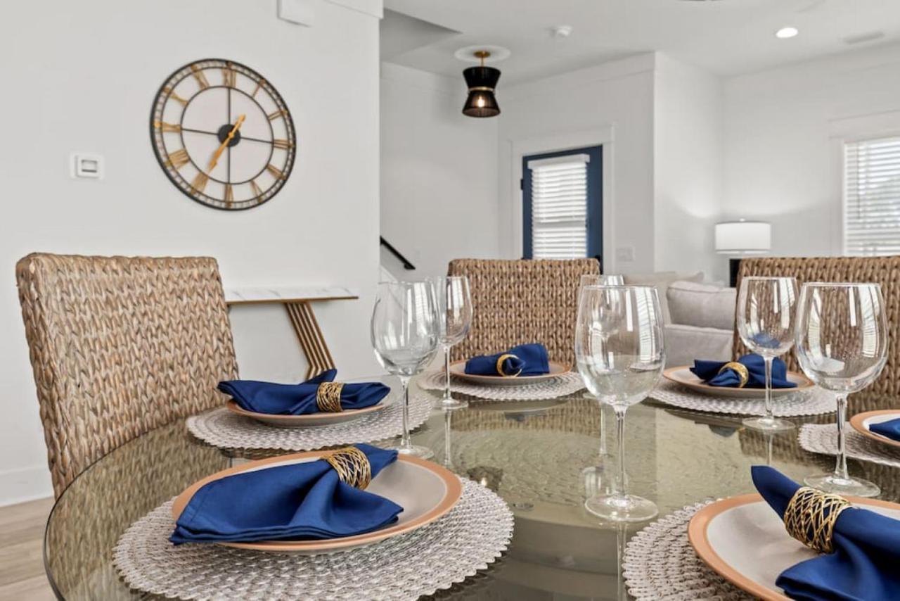 Lighthouse Landing-your New Coastal Haven Just A Short Walk To The Waves Holiday home *