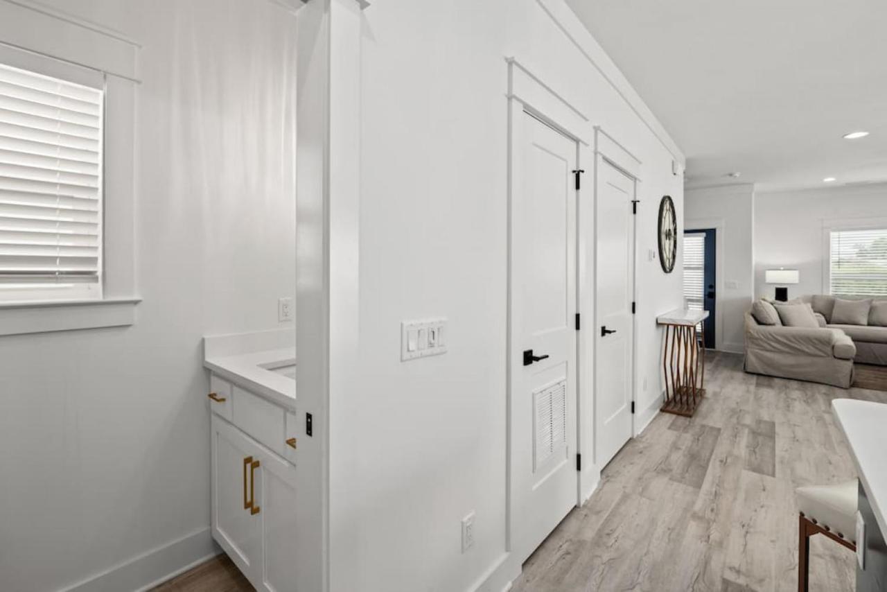Lighthouse Landing-your New Coastal Haven Just A Short Walk To The Waves Holiday home