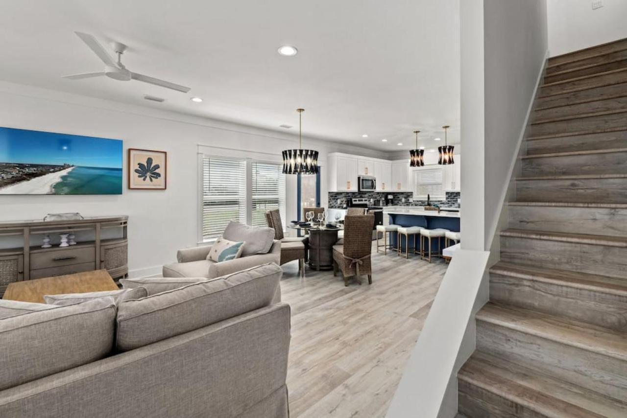 Lighthouse Landing-your New Coastal Haven Just A Short Walk To The Waves Holiday home