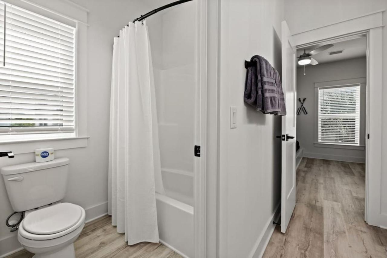 Lighthouse Landing-your New Coastal Haven Just A Short Walk To The Waves *