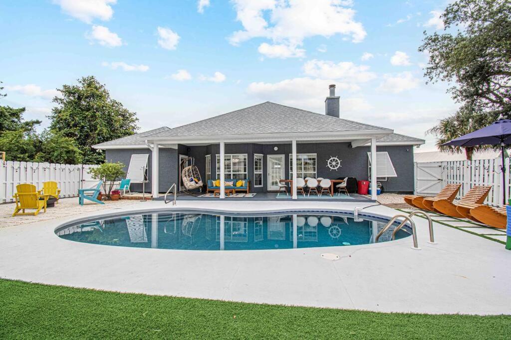 Holiday home Luxurious 4br House With Pool *