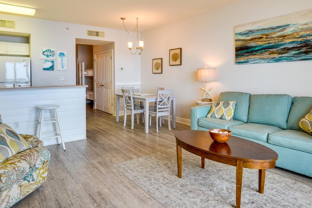 Oceanfront Pcb With Balcony And Access! Apartment
