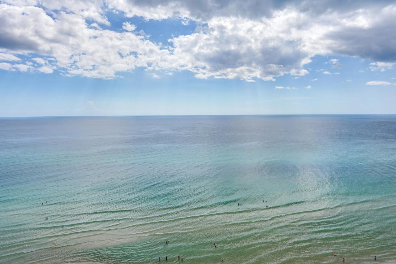 Oceanfront Pcb With Balcony And Access! Apartment *