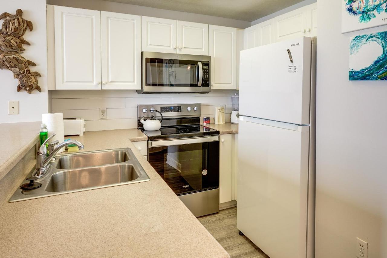 Apartment Oceanfront Pcb With Balcony And Access! *