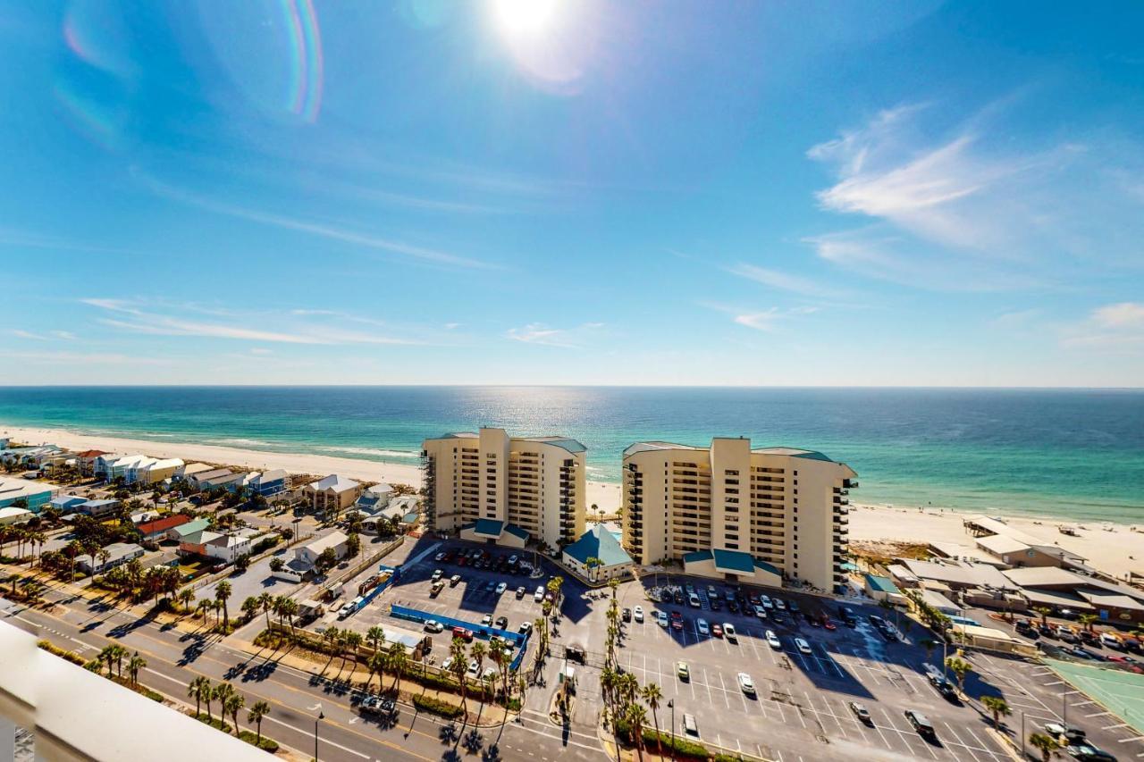 Laketown Wharf 1815 Apartment