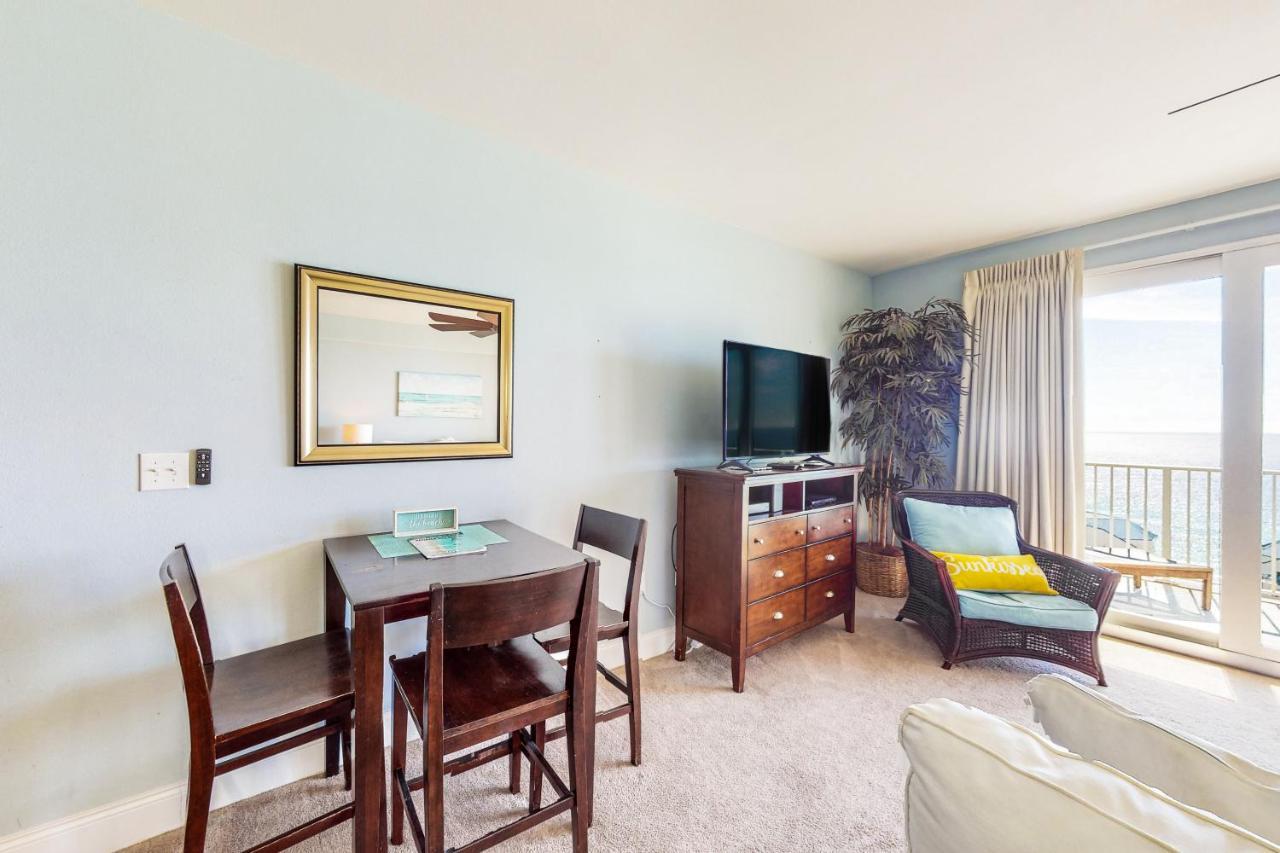 Laketown Wharf 1815 Apartment
