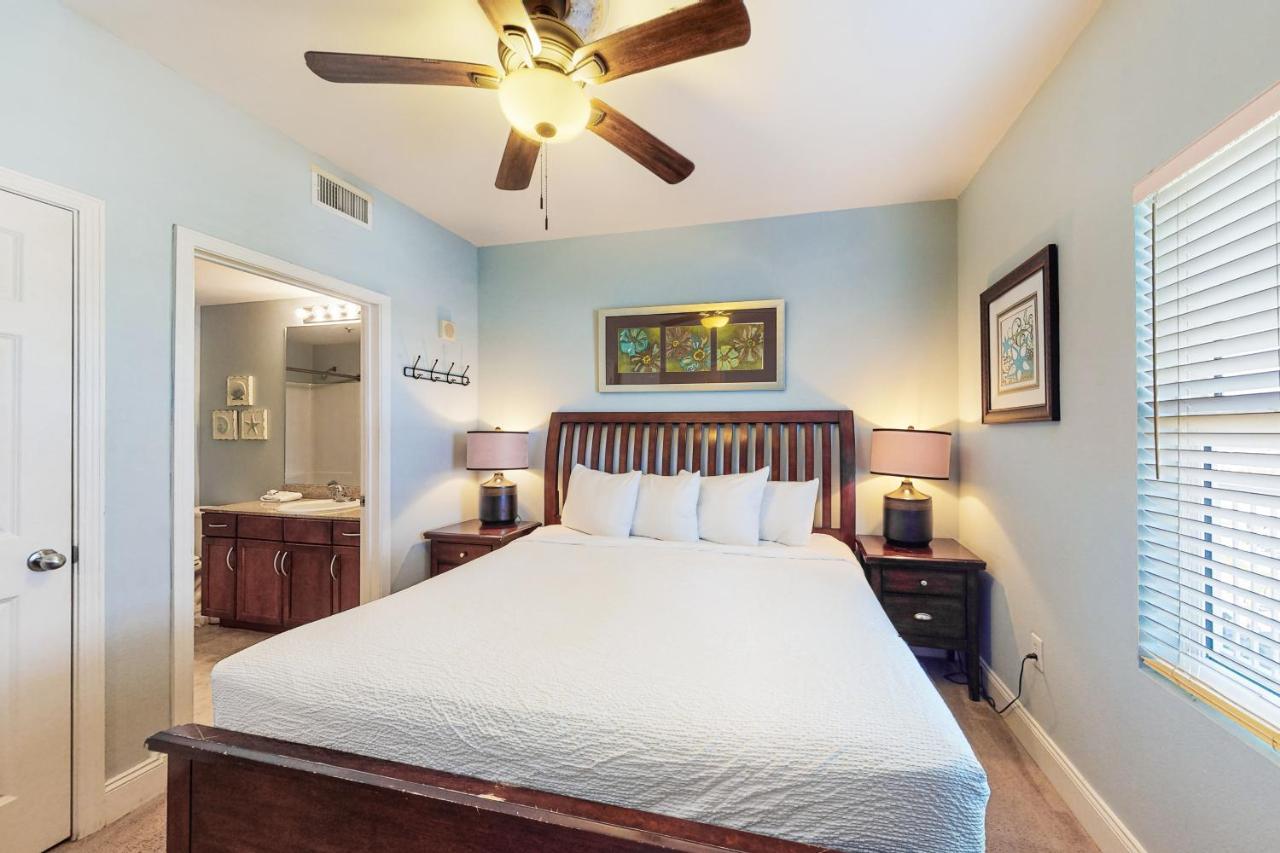 Apartment Laketown Wharf 1815