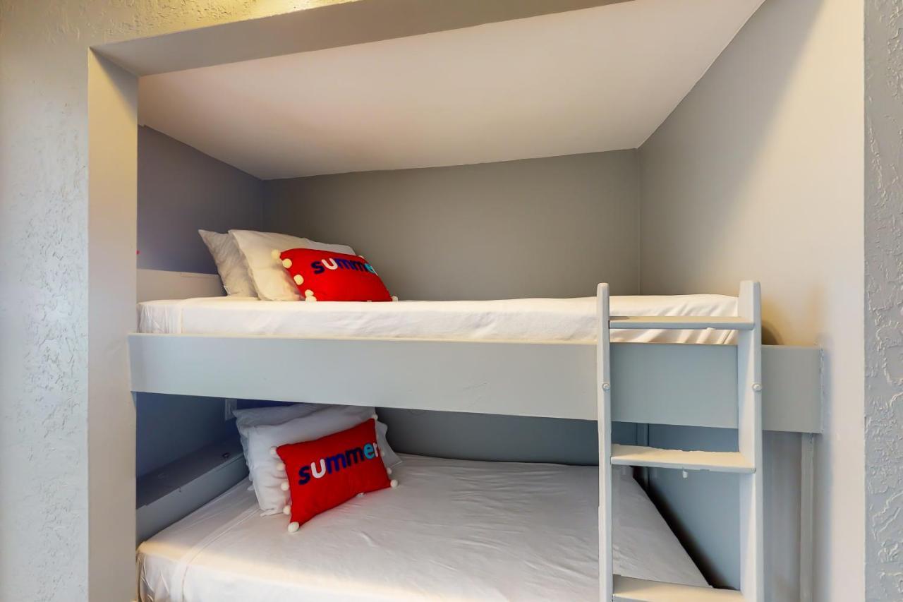 The Summit 1022 Apartment