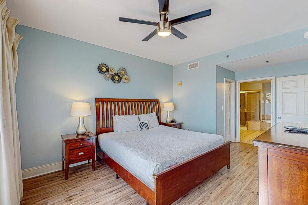 Laketown Wharf 938 Apartment