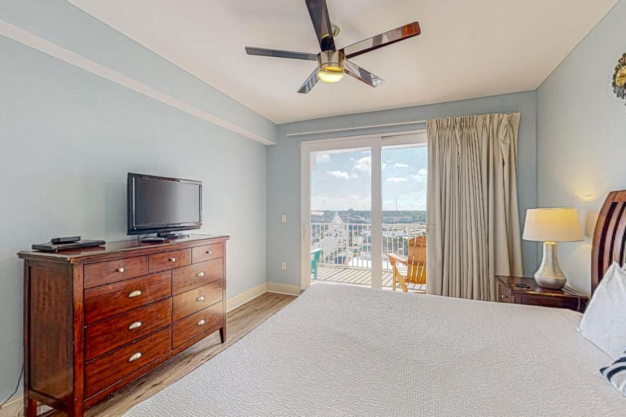Laketown Wharf 938 Apartment *