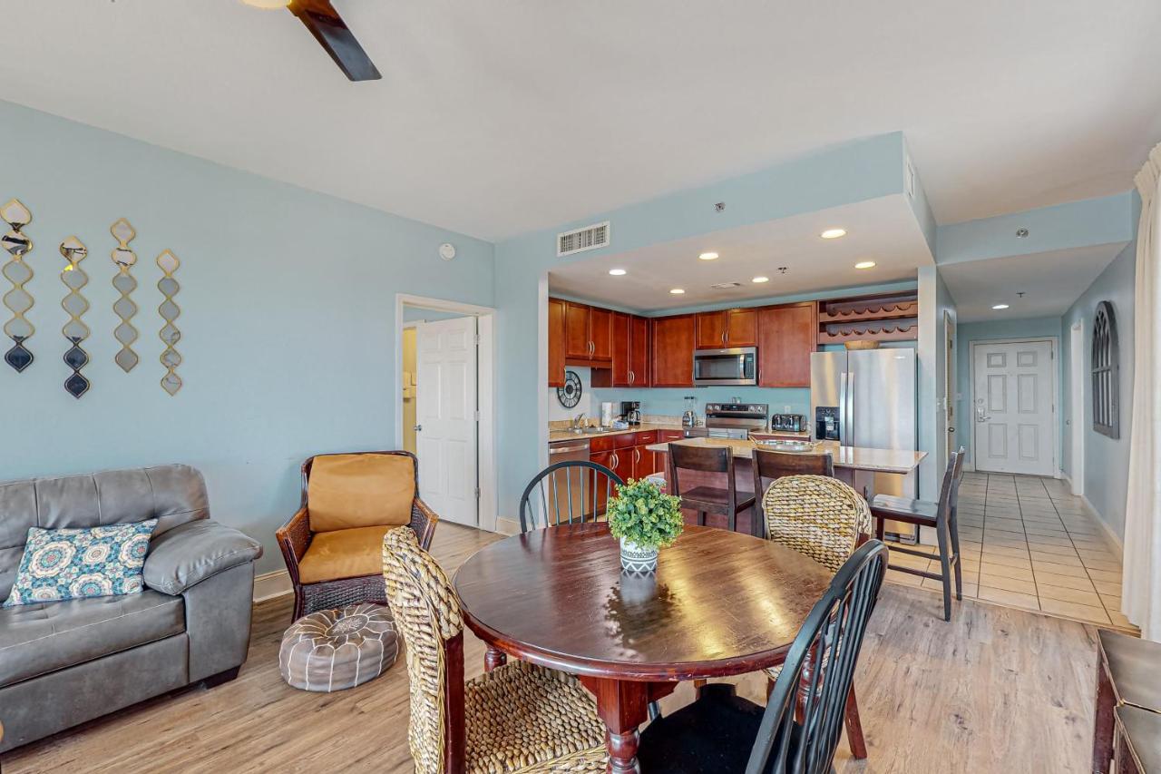 Laketown Wharf 938 Apartment *