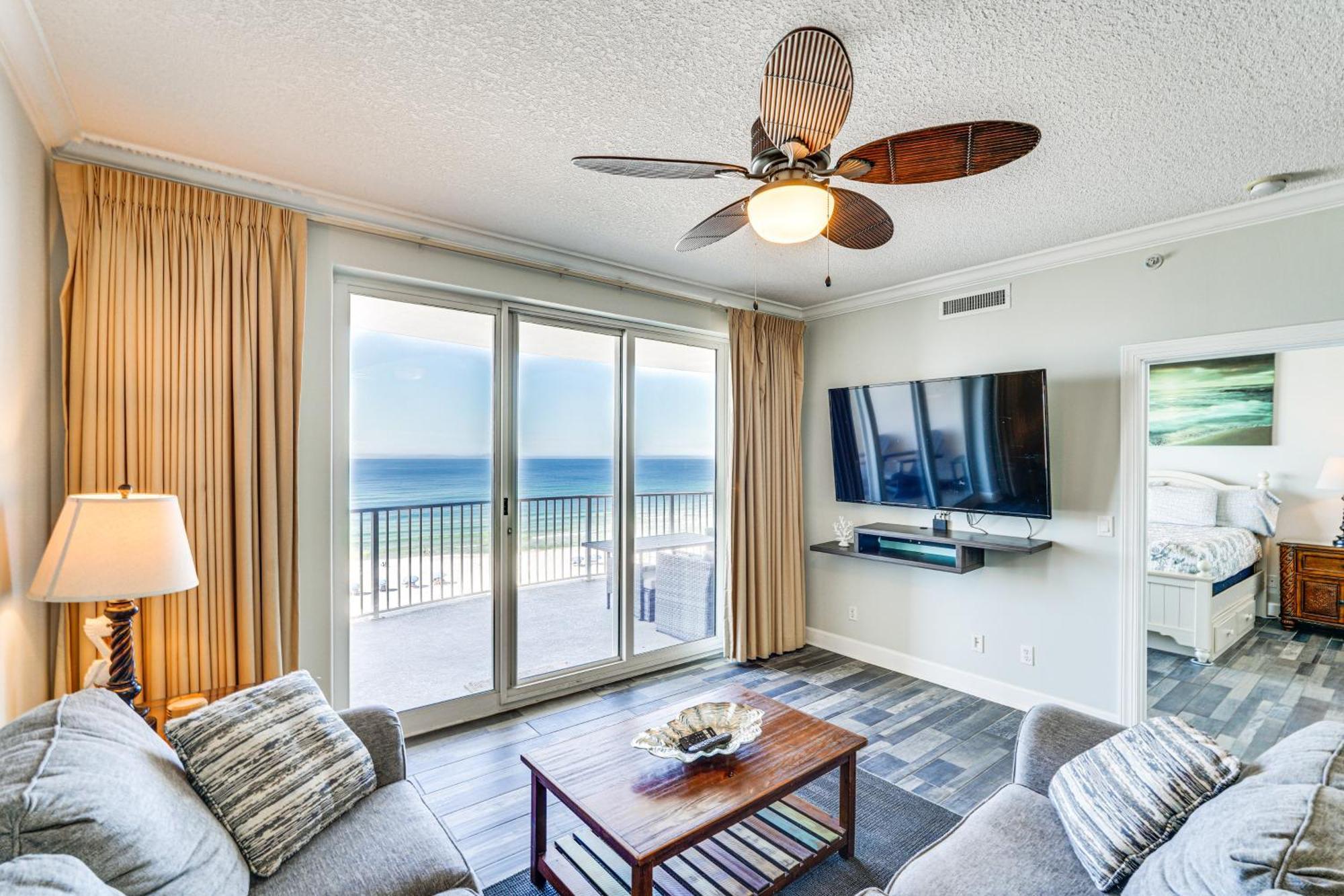 Apartment High-rise Pcb With Oceanfront Views And Pool!