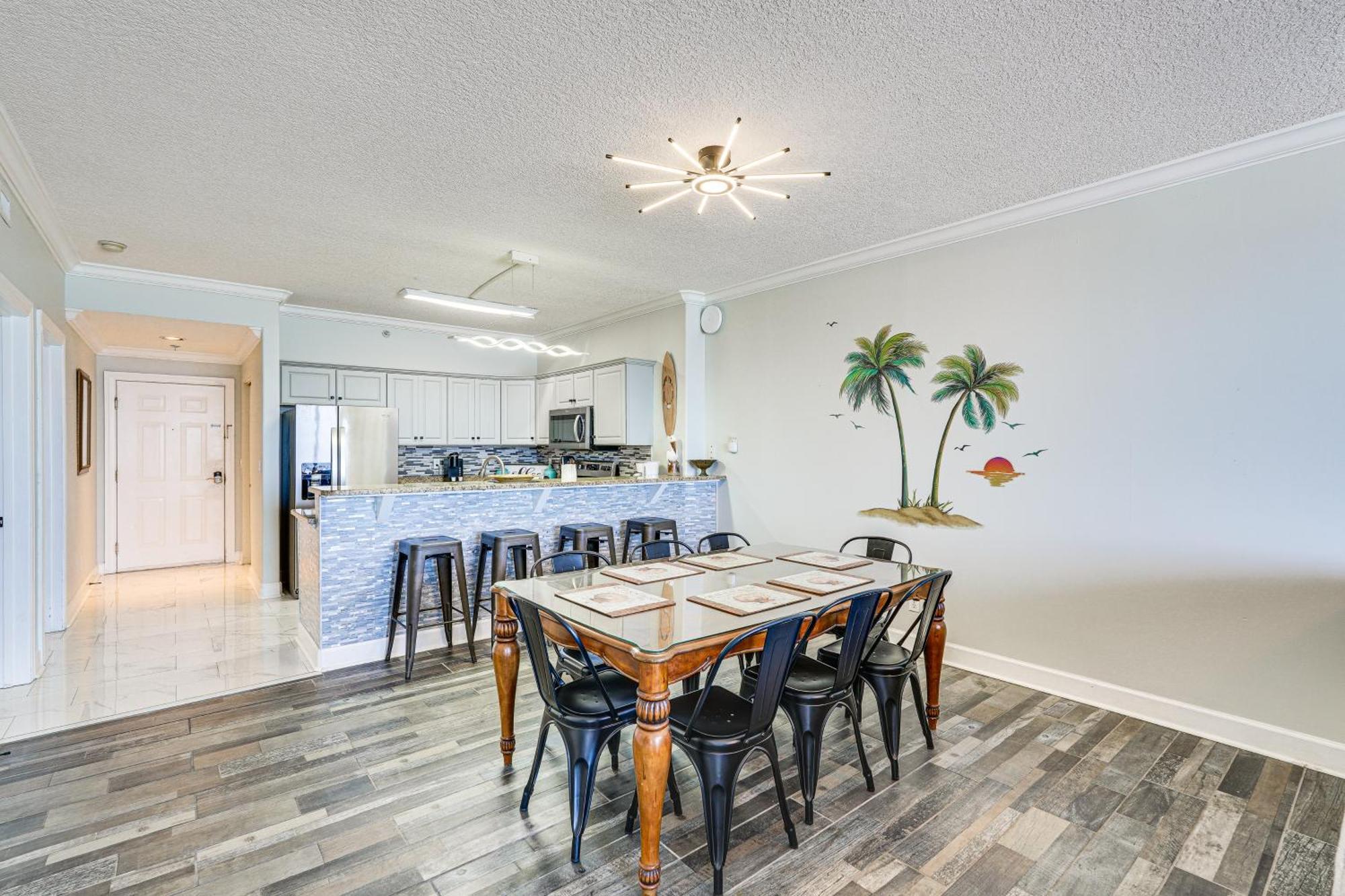High-rise Pcb With Oceanfront Views And Pool! Apartment *