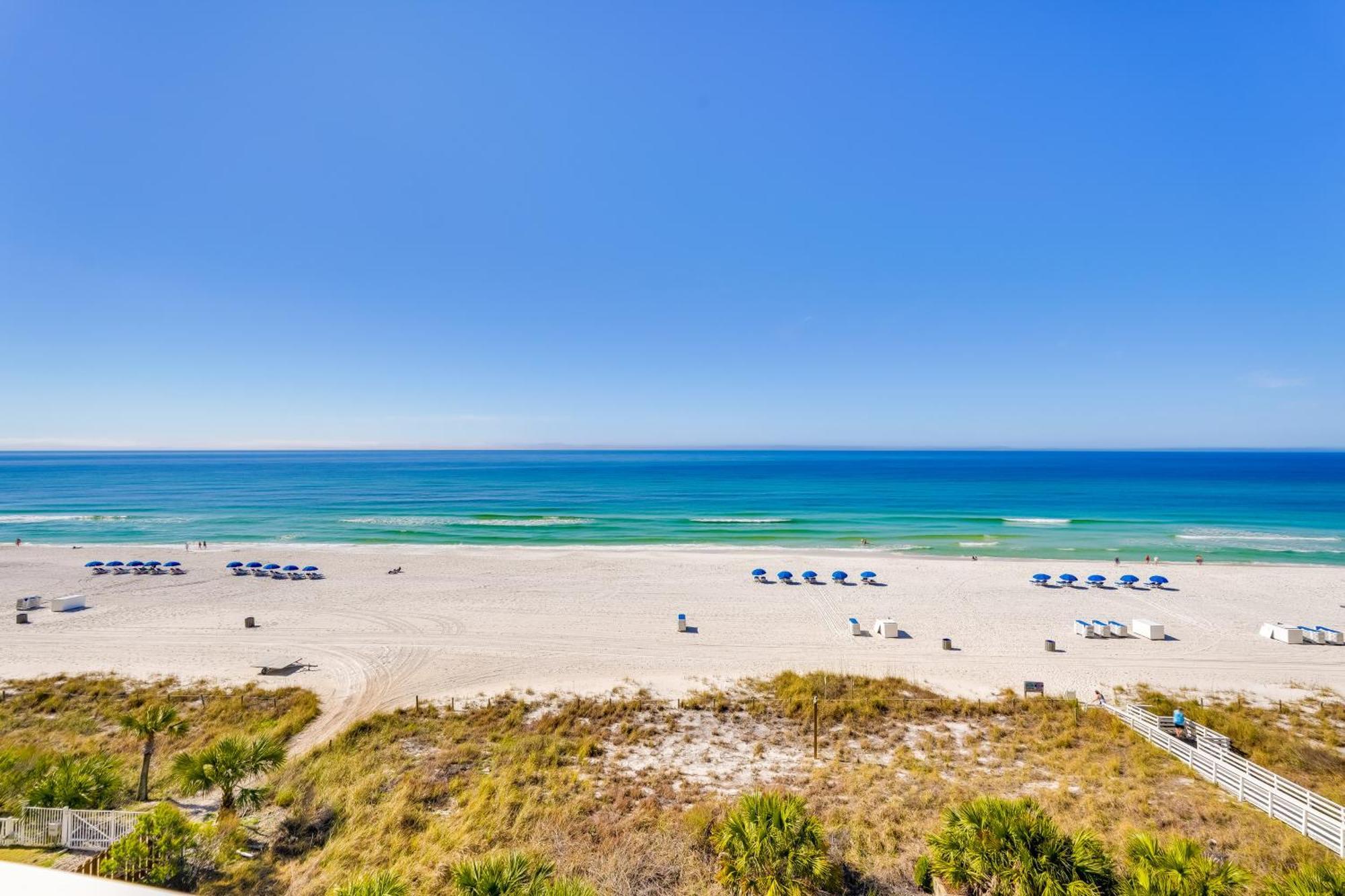 High-rise Pcb With Oceanfront Views And Pool! Apartment