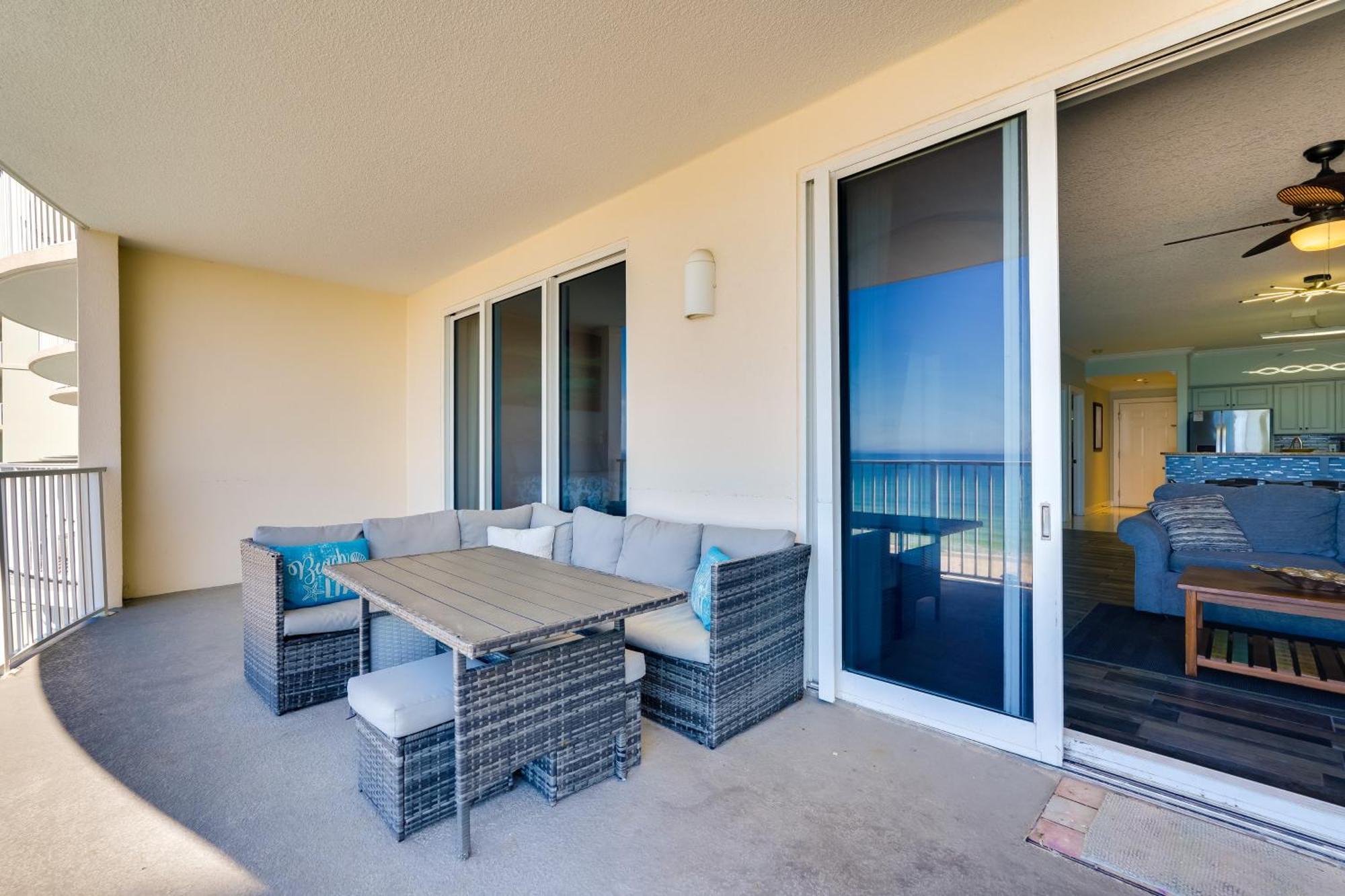 High-rise Pcb With Oceanfront Views And Pool! Apartment *