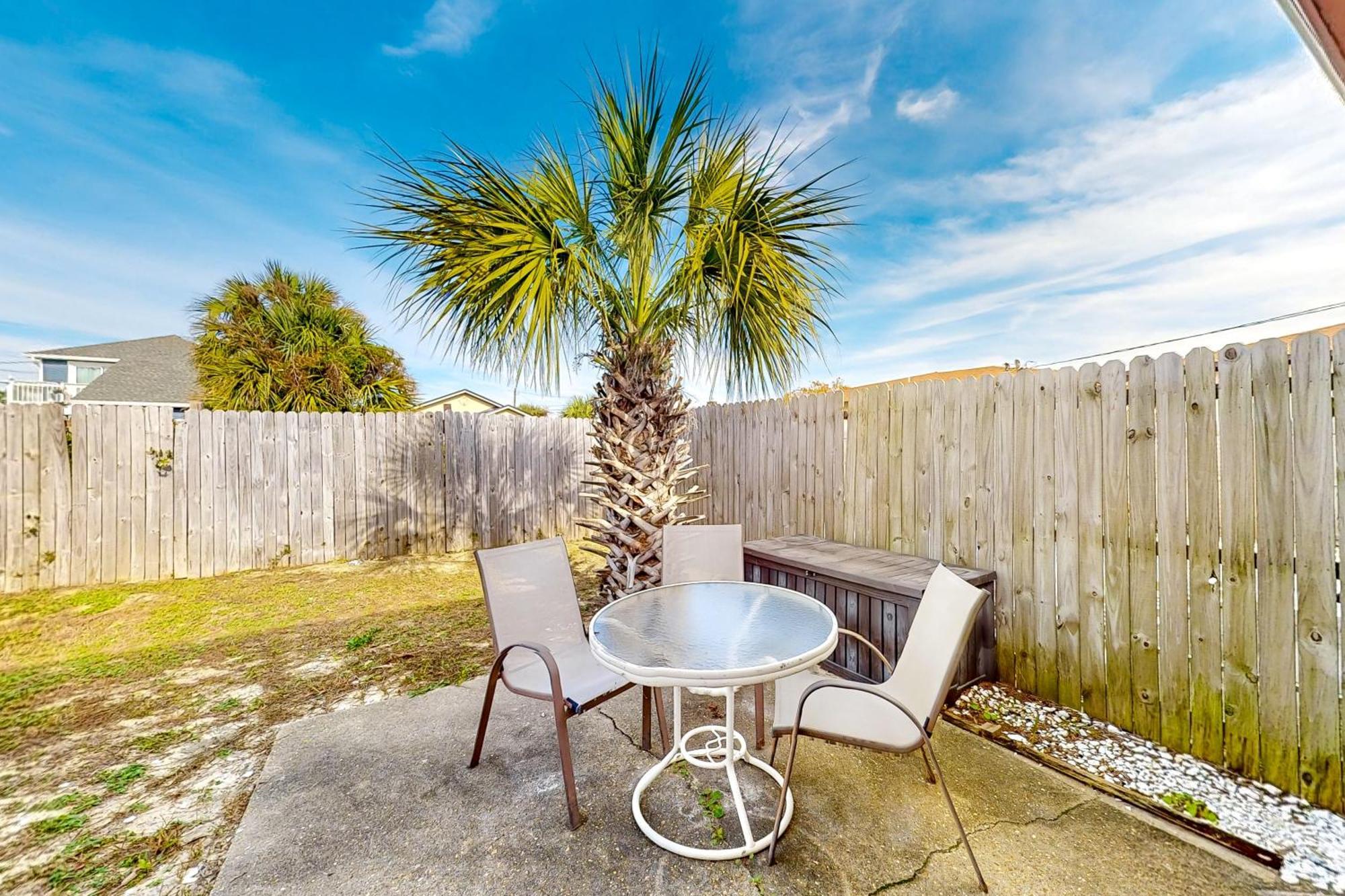 Beachside By-and-by Holiday home