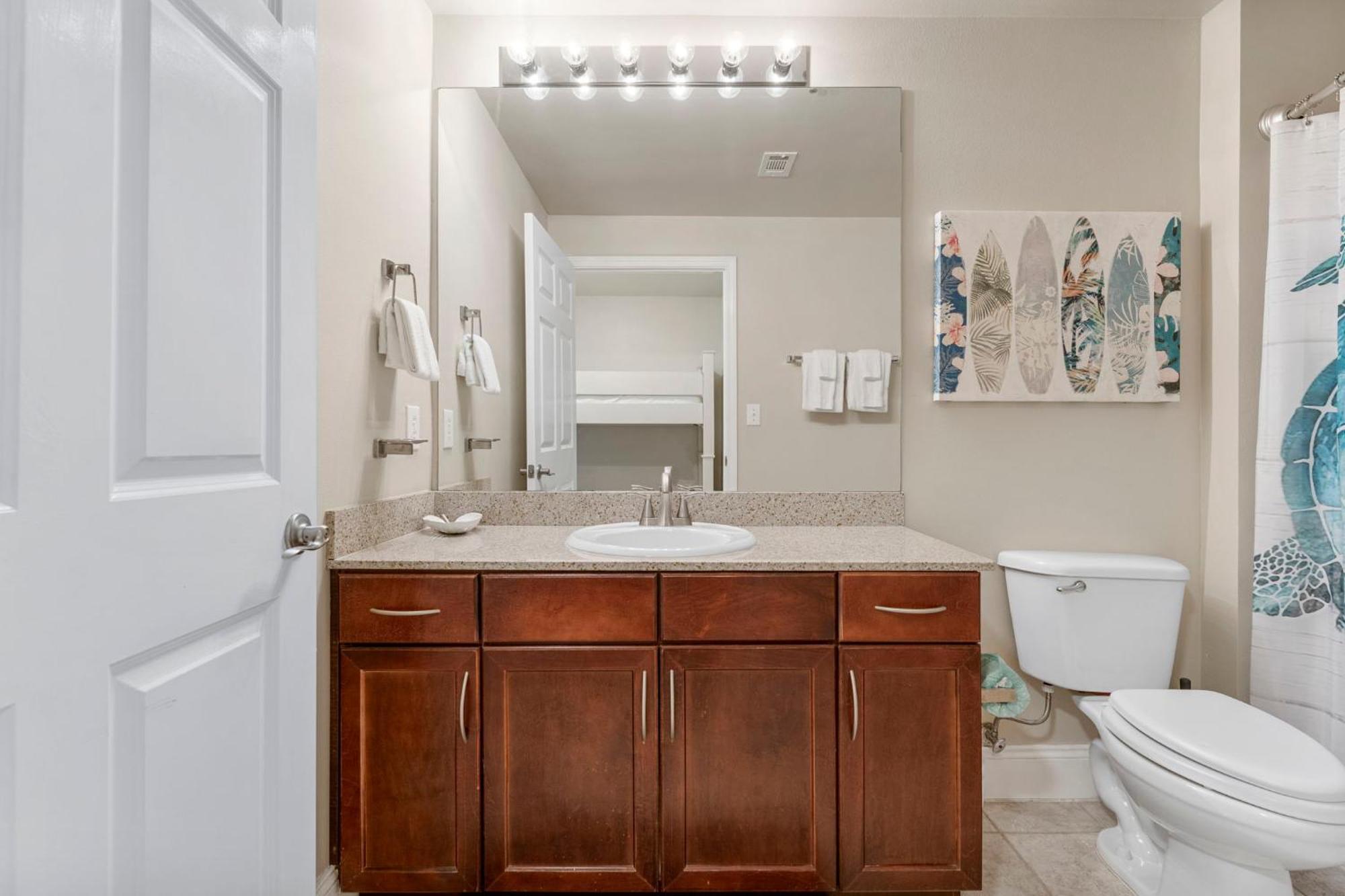 Apartment Laketown Wharf 0702