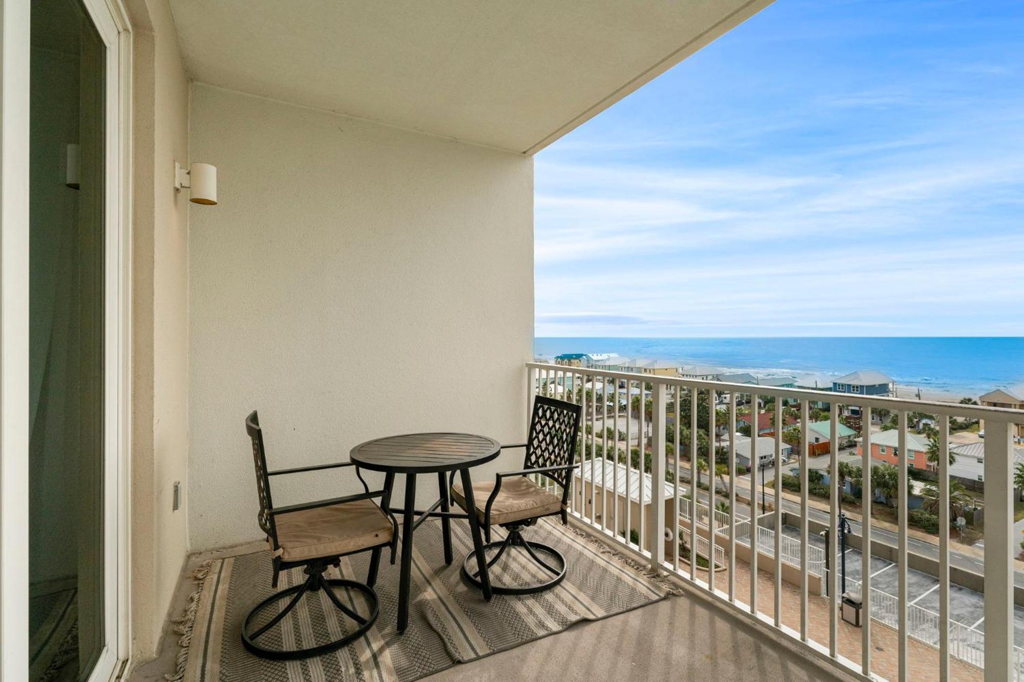 Apartment Laketown Wharf 0702 *