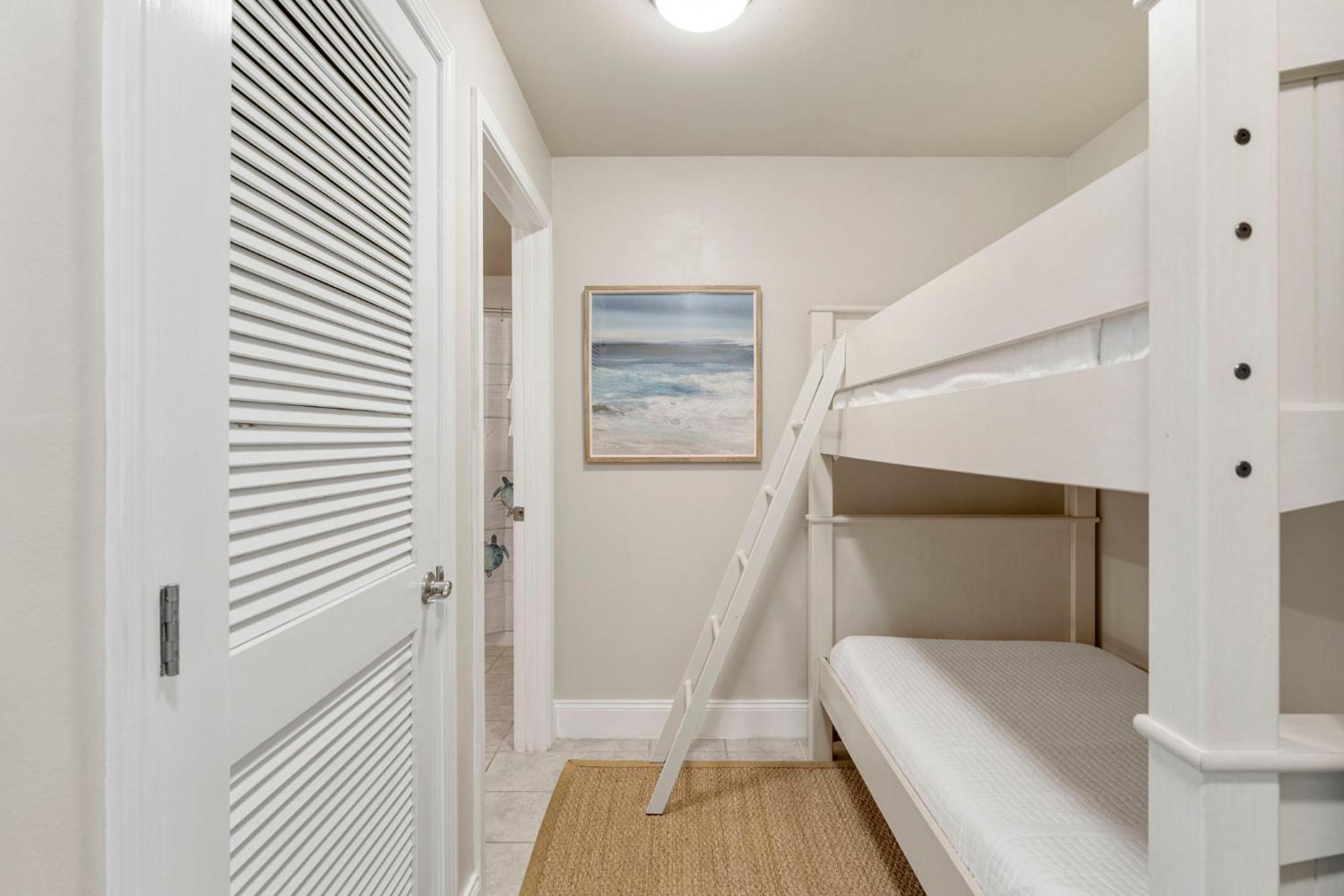 Laketown Wharf 0702