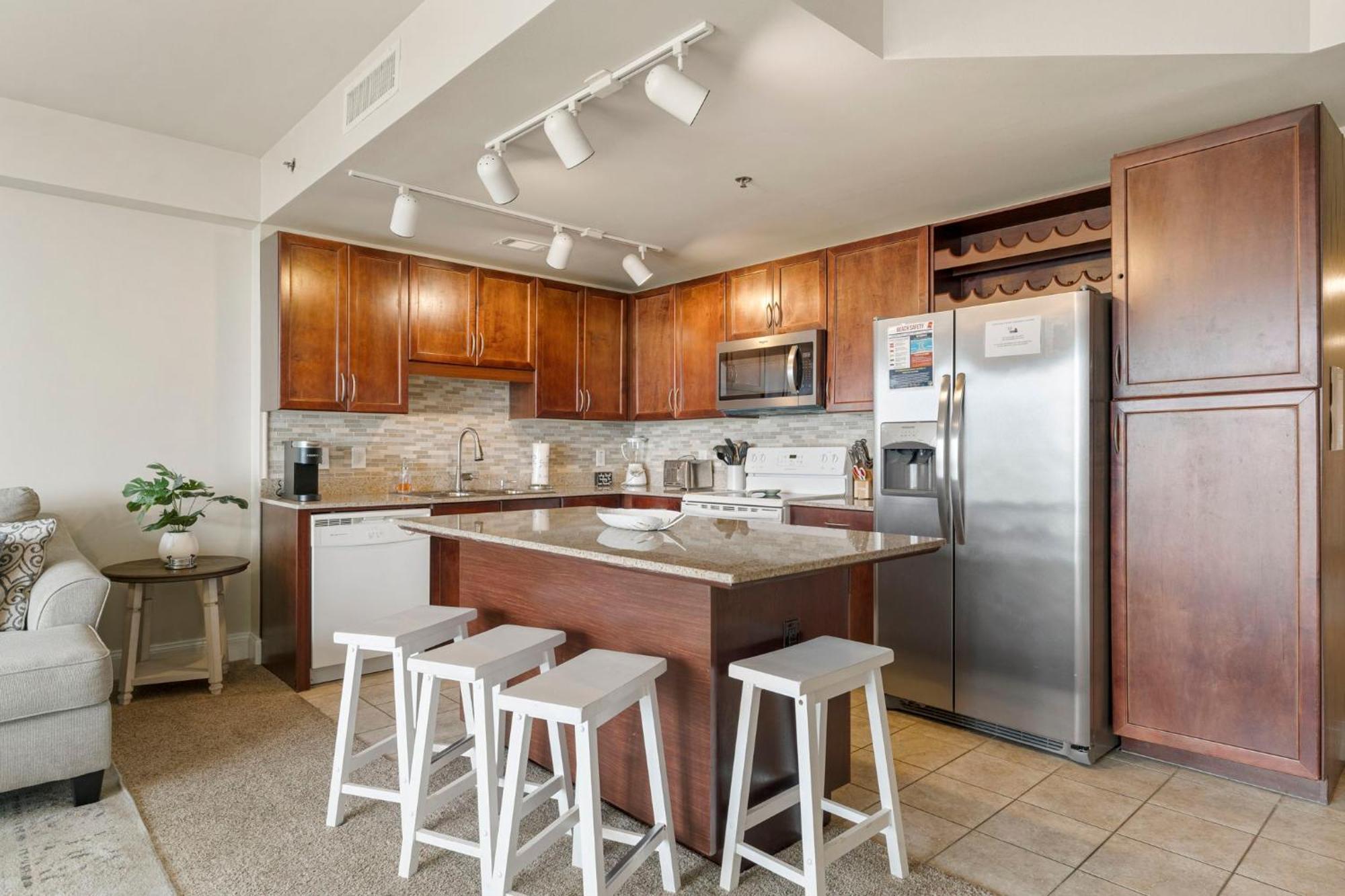 Apartment Laketown Wharf 0702 *