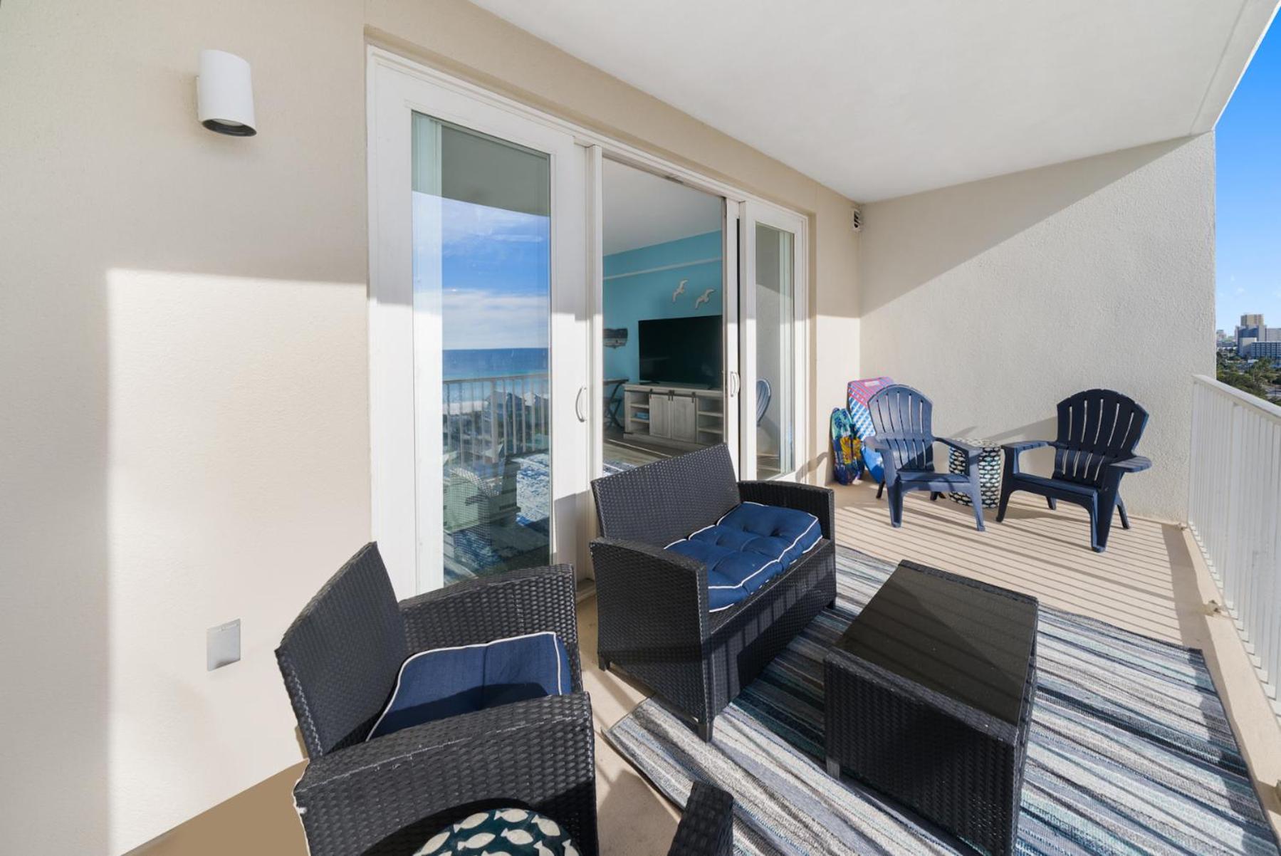 Laketown Wharf #905 By Nautical