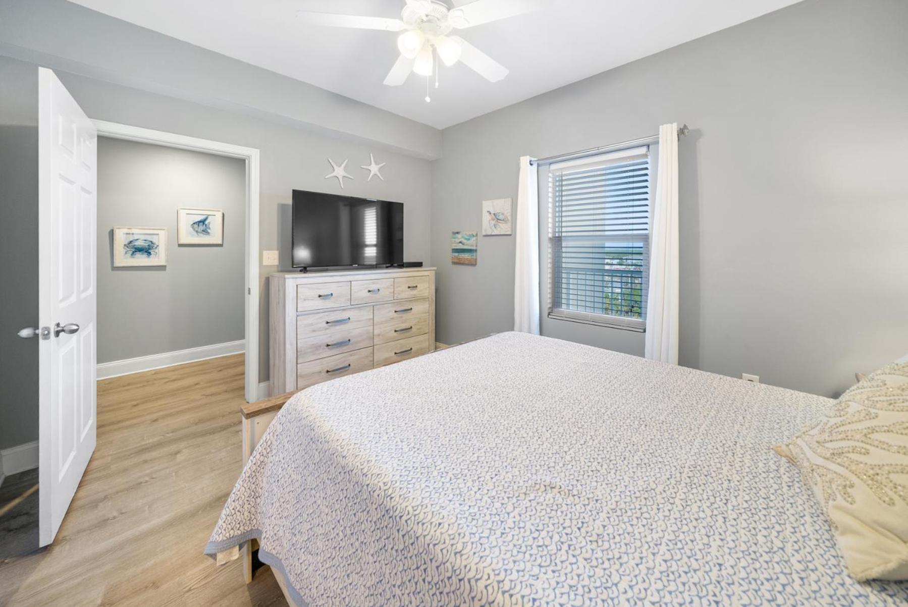 Laketown Wharf #905 By Nautical