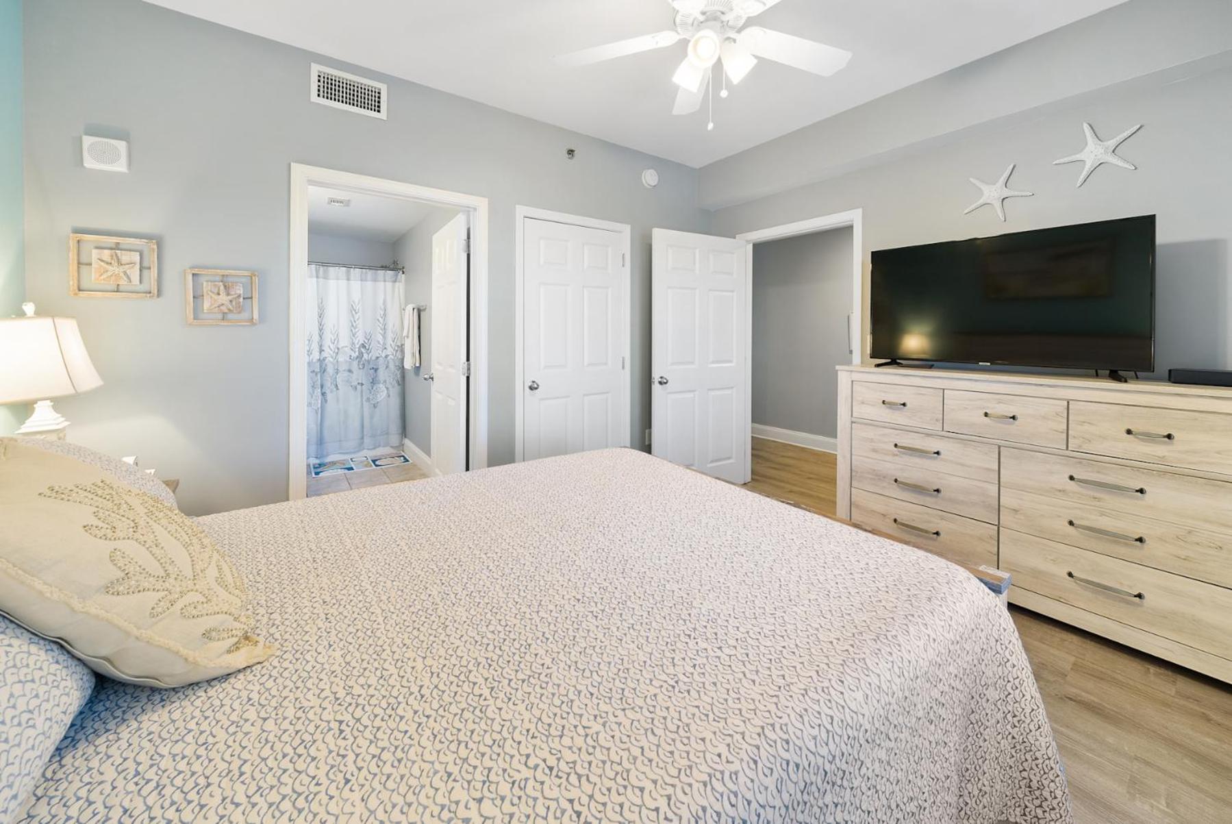 Laketown Wharf #905 By Nautical