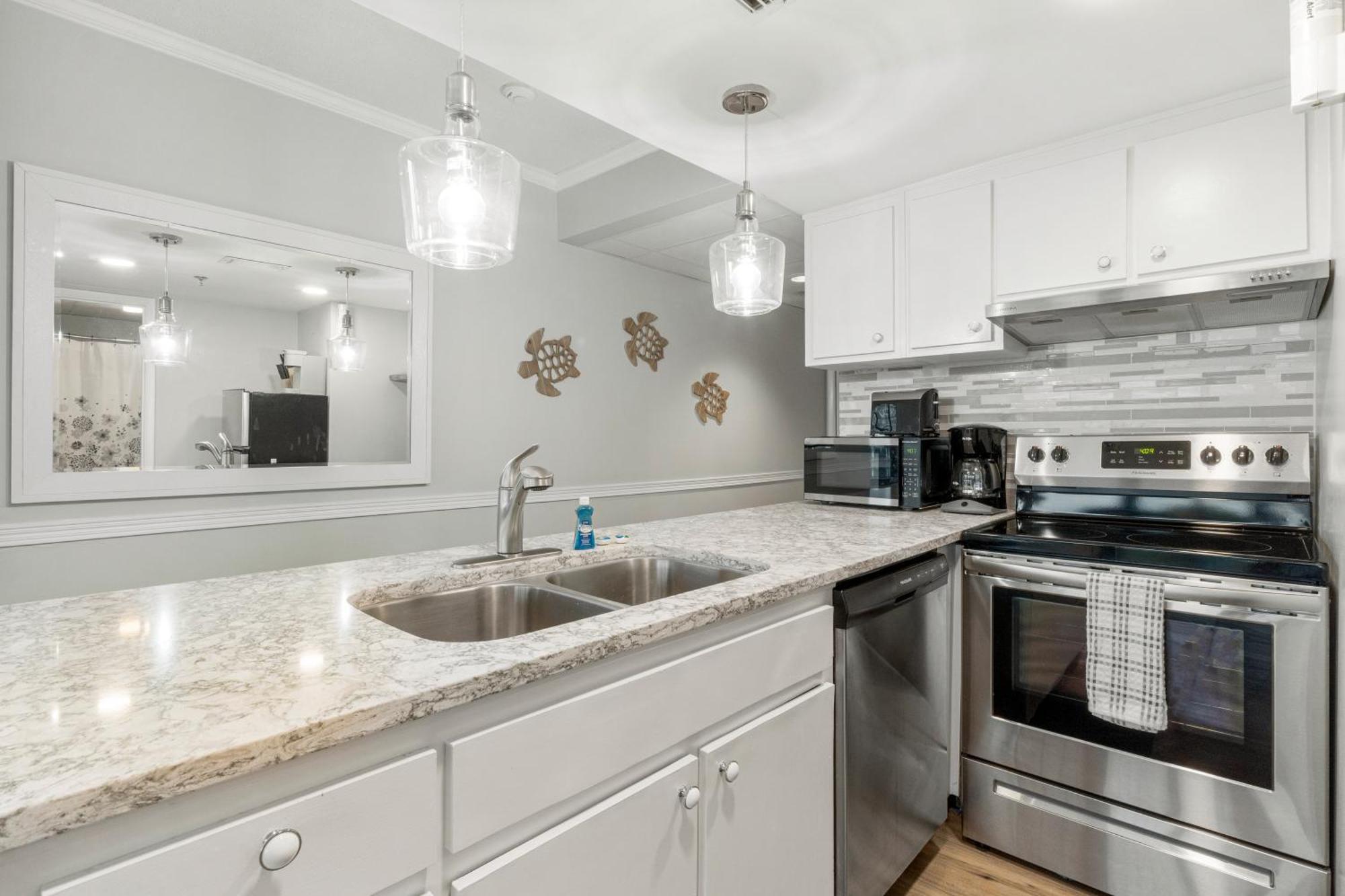 Apartment Sunbird Resort! Incredible Beachfront Corner Unit! Free Chairs! By Dolce Getaways Pcb Panama City Beach