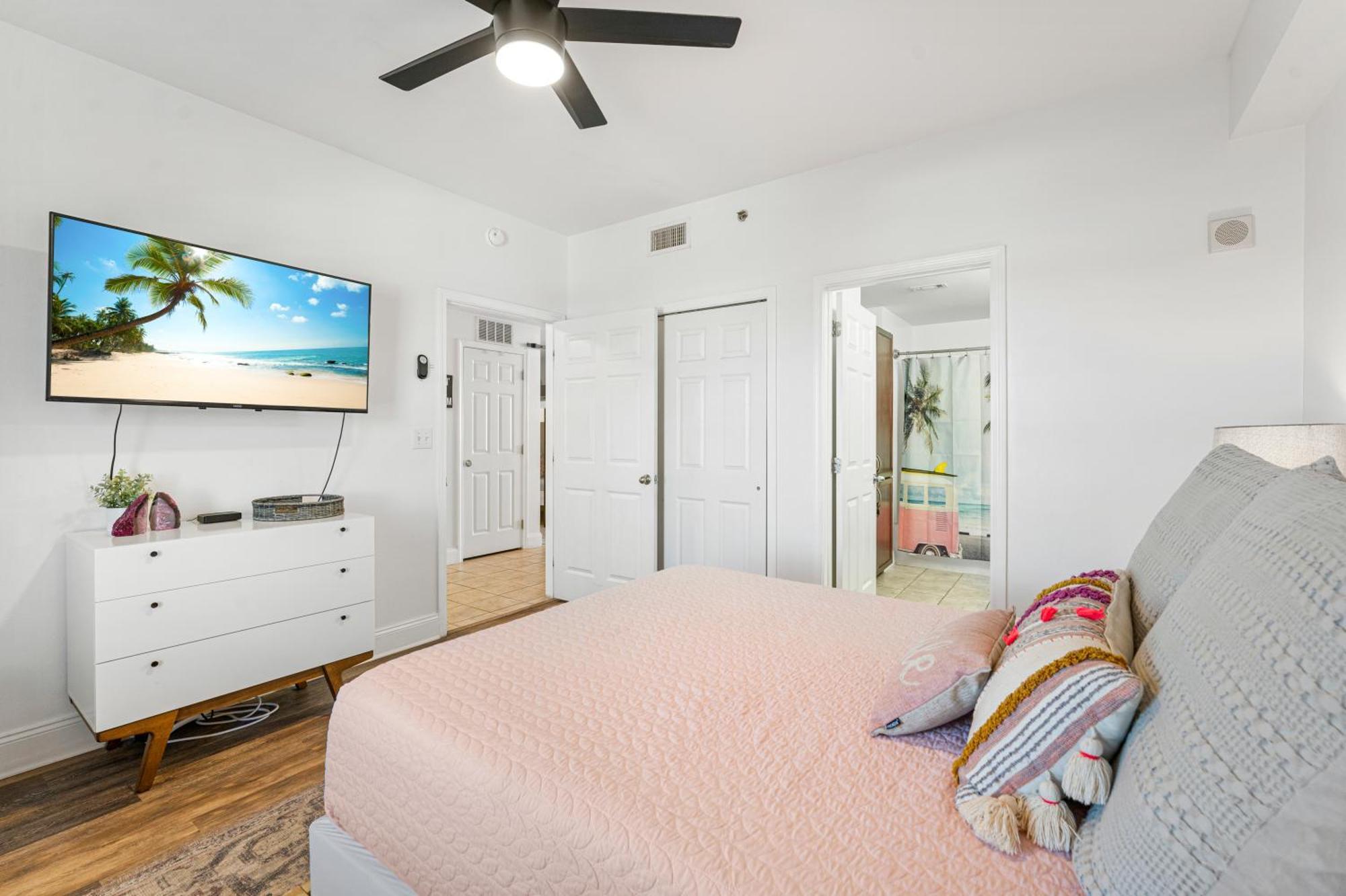 Apartment Luxurious 4 Bedroom Condo! Gulf Views! Sleeps 10 & Easy Access! By Dolce Getaways Pcb *