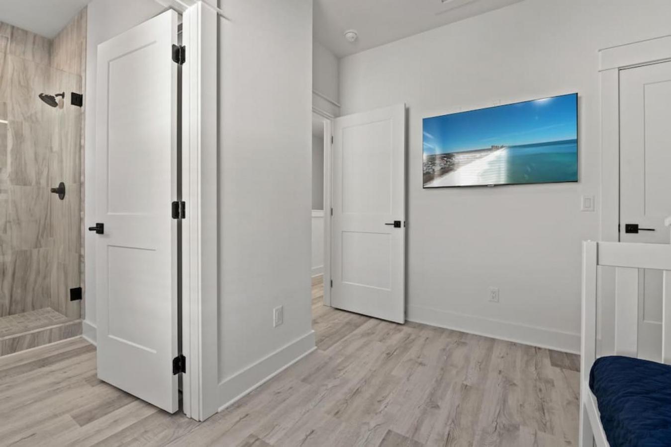 Lighthouse Landing-your New Coastal Haven Just A Short Walk To The Waves