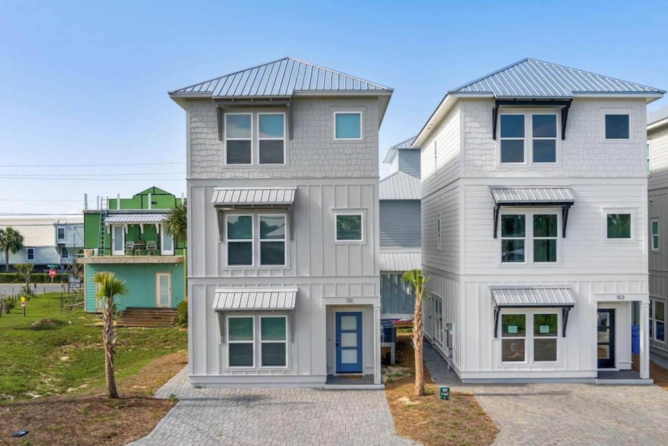 Lighthouse Landing-your New Coastal Haven Just A Short Walk To The Waves *