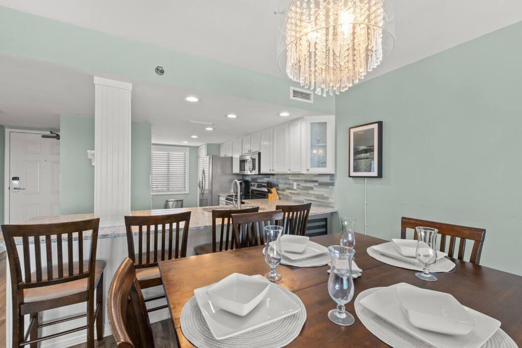 Searenity With Wow Views Of The Gulf Of Mexico Plus Free Beach Gear And Heated Facility Pool Holiday home *