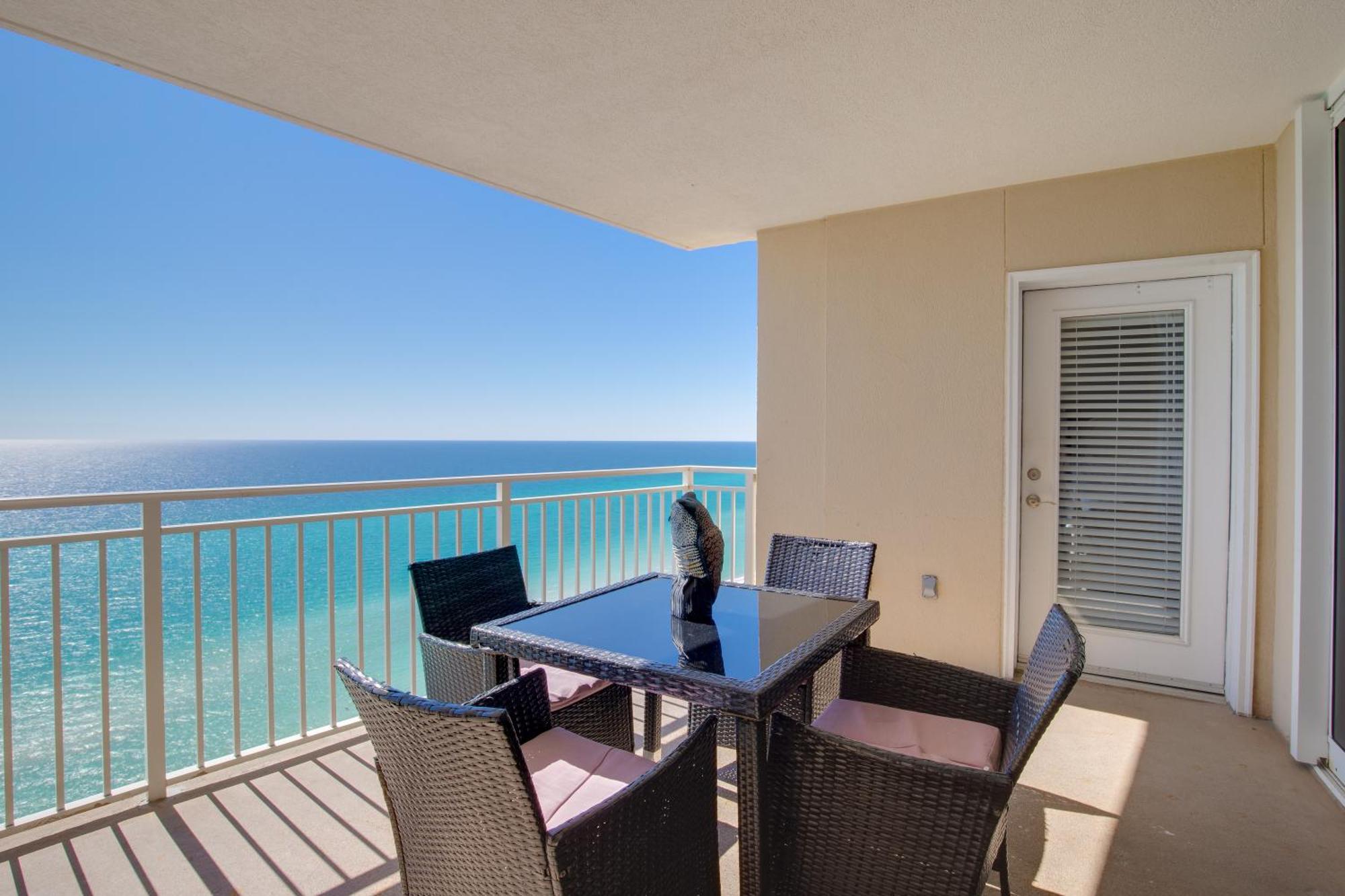 Holiday home Brand New Throughout! Emerald - Gulf Front! Sleeps 8! Panama City Beach