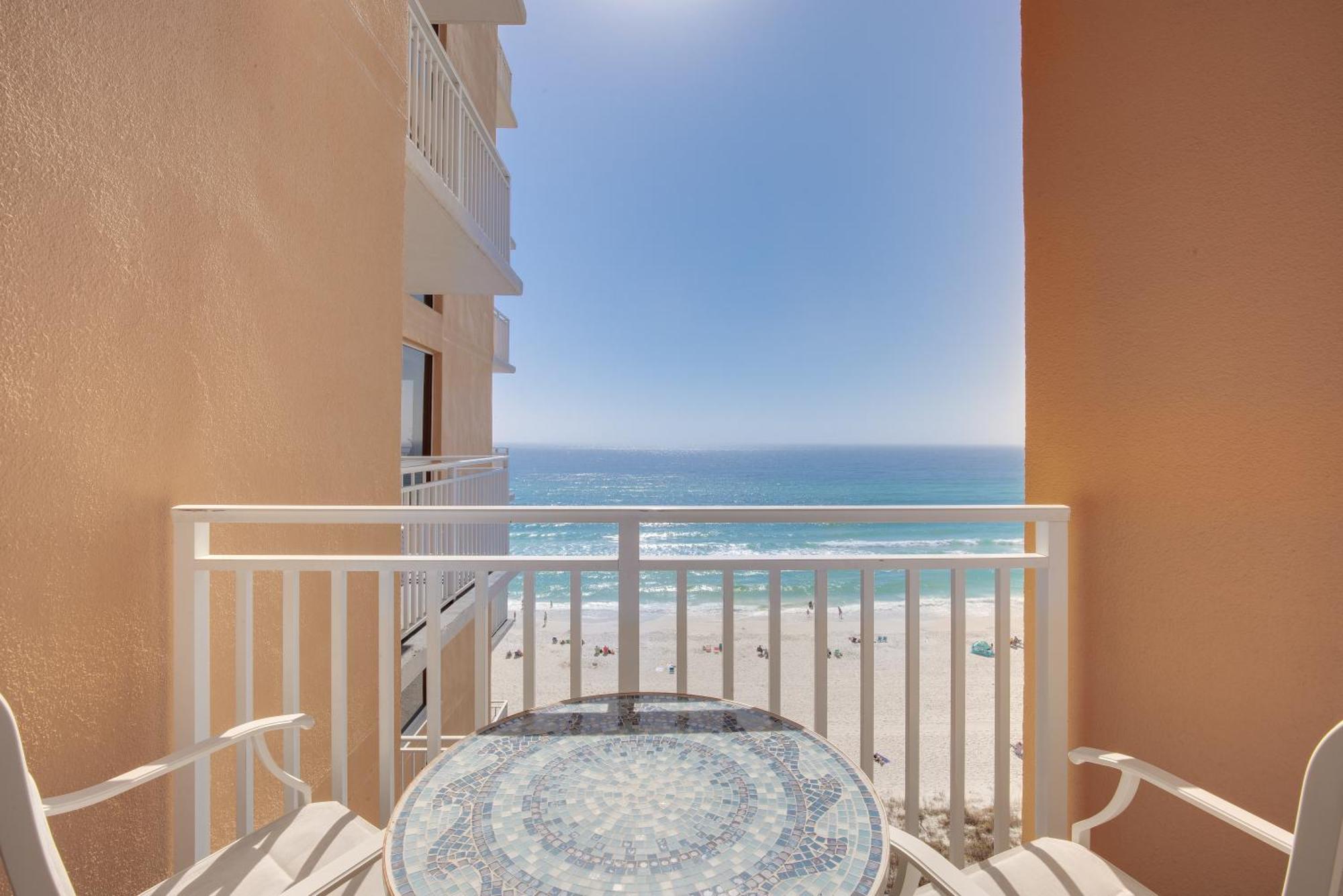 Holiday home Water Park On-site! 2 Beachfront Master Suites! Corner Balcony Views!
