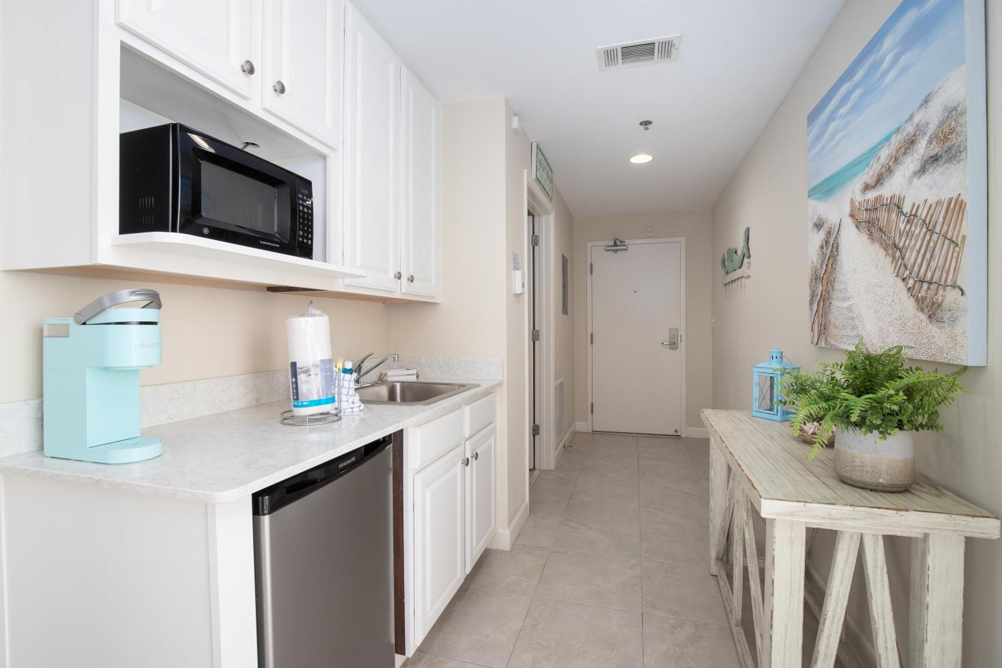 Holiday home Water Park On-site! 2 Beachfront Master Suites! Corner Balcony Views! Panama City Beach