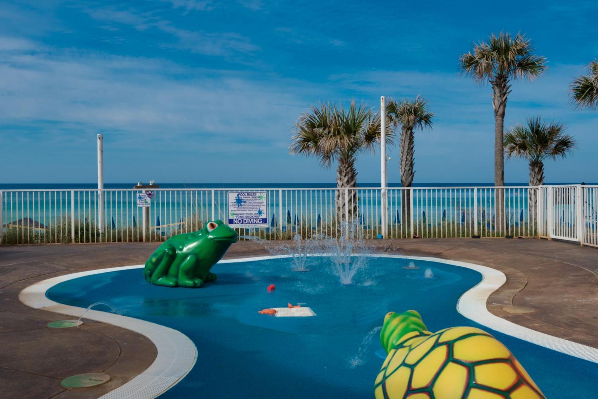 Holiday home Water Park On-site! 2 Beachfront Master Suites! Corner Balcony Views! Panama City Beach