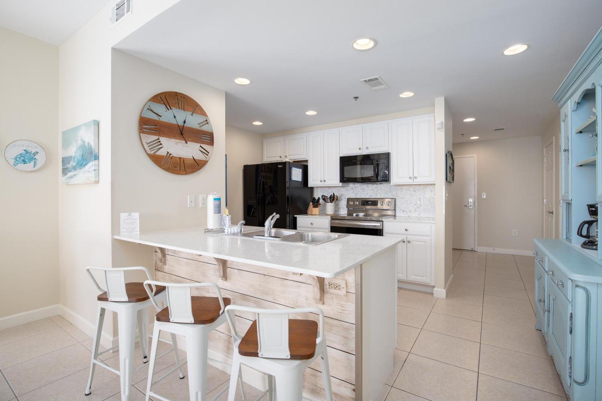 Holiday home Water Park On-site! 2 Beachfront Master Suites! Corner Balcony Views!