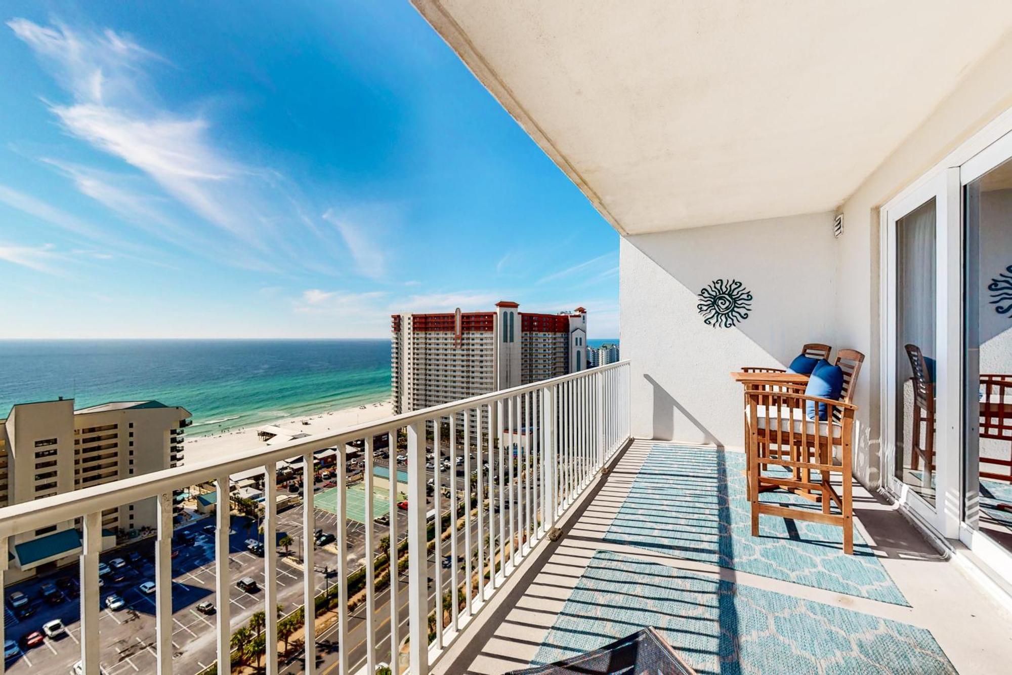 Laketown Wharf 1815 Apartment *