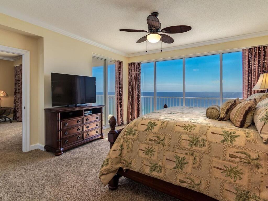 Boardwalk #2102 By Book That Holiday home