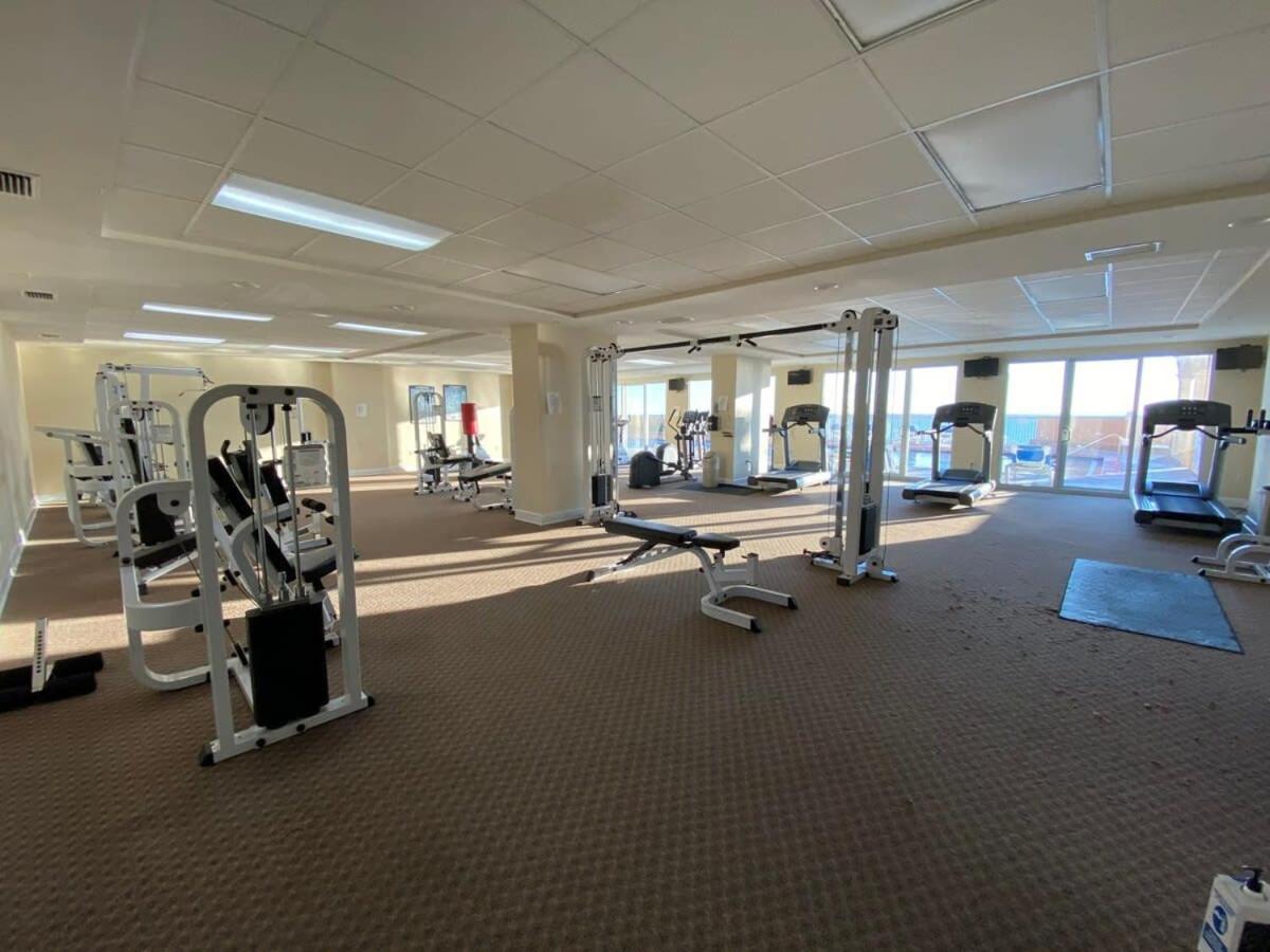 Brightly Furnished Beachfront By Brightwild- 7th Floor Gulf View! Holiday home *