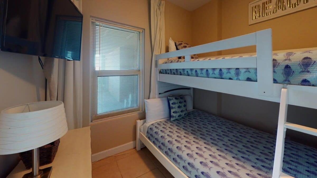 Brightly Furnished Beachfront By Brightwild- 7th Floor Gulf View! Holiday home *