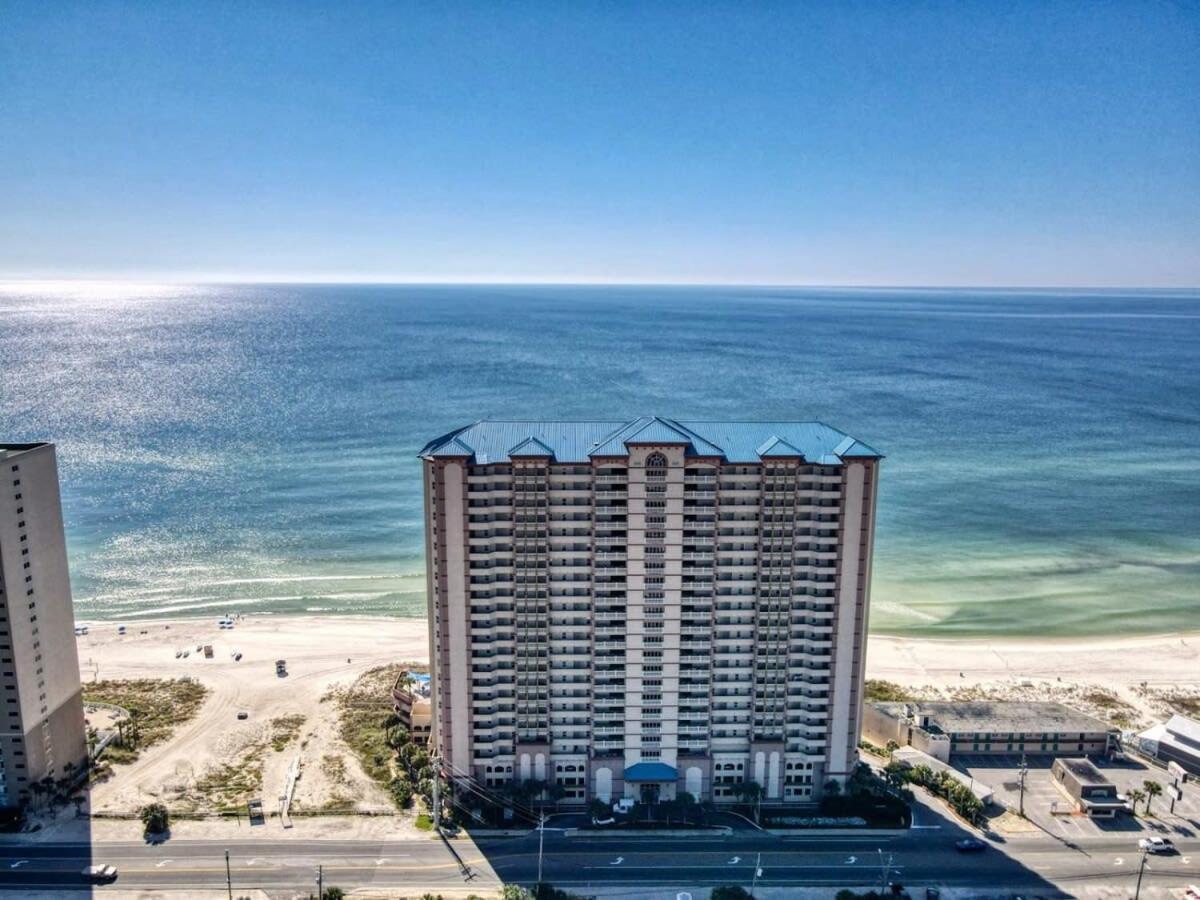 Brightly Furnished Beachfront By Brightwild- 7th Floor Gulf View! Holiday home *