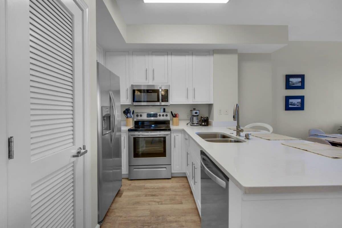 Brightly Furnished Beachfront By Brightwild Holiday home *