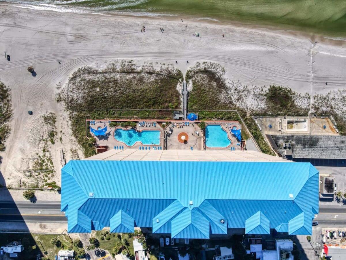 Brightly Furnished Beachfront By Brightwild *