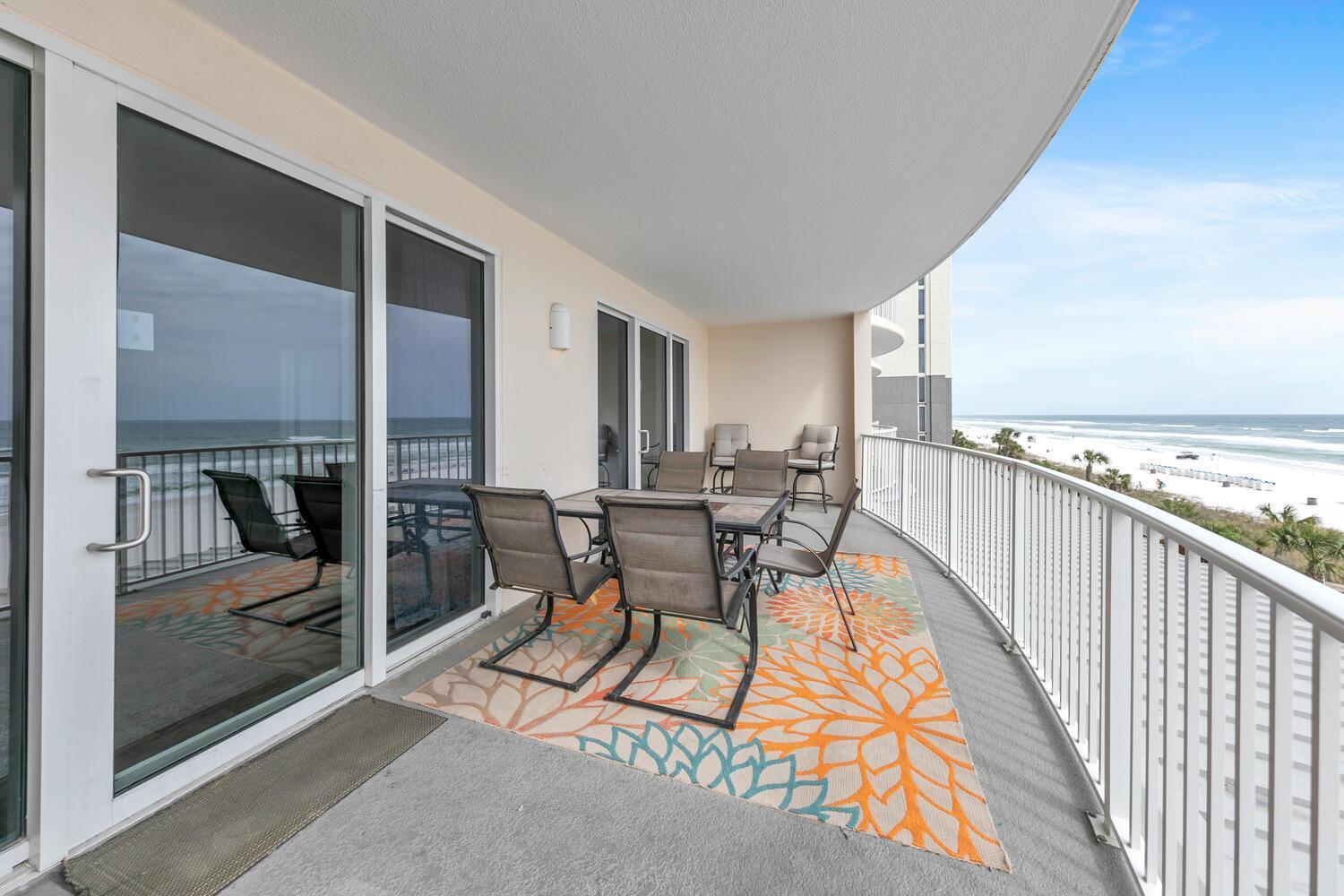 Twin Palms 402