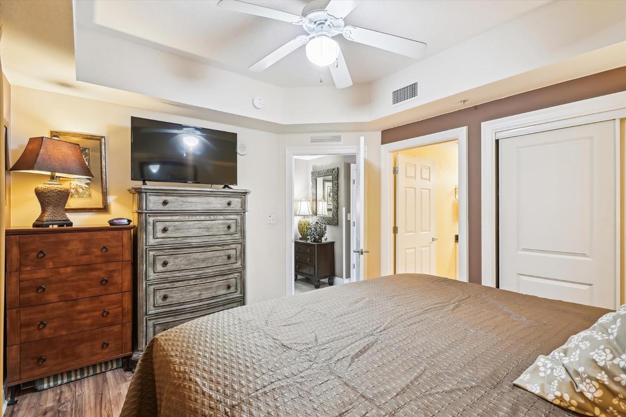 Calypso 1207 West Apartment