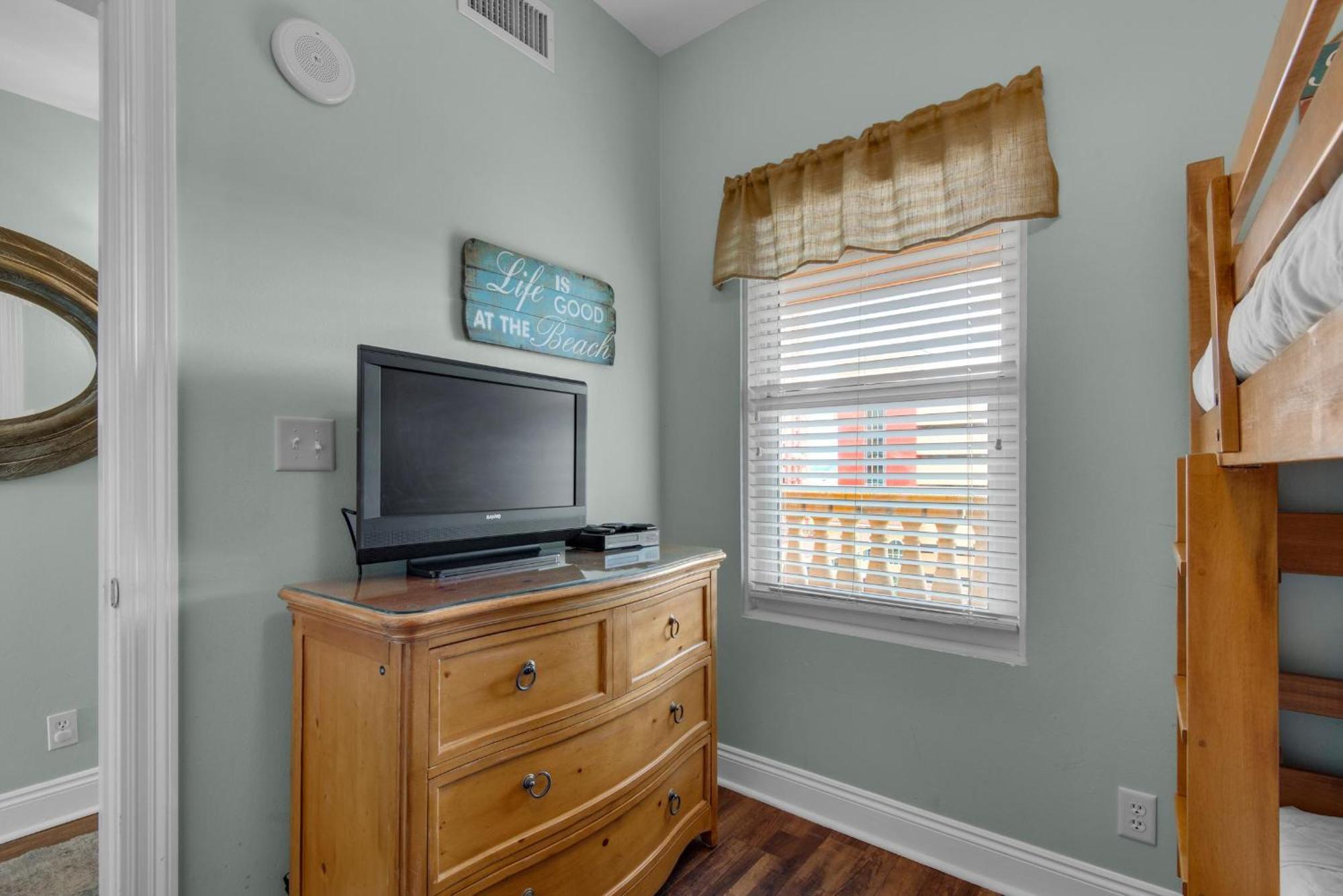 Calypso 1-608 East * Panama City Beach